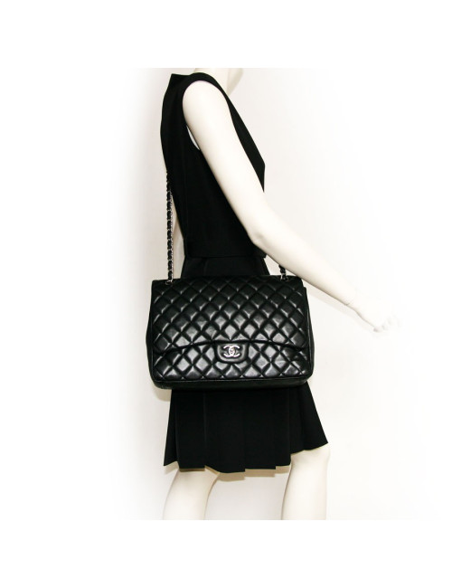Sac CHANEL Maxi Jumbo cuir d'agneau lisse noir