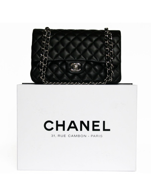 Timeless CHANEL en cuir matelassé 