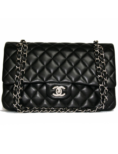 Timeless CHANEL en cuir matelassé 