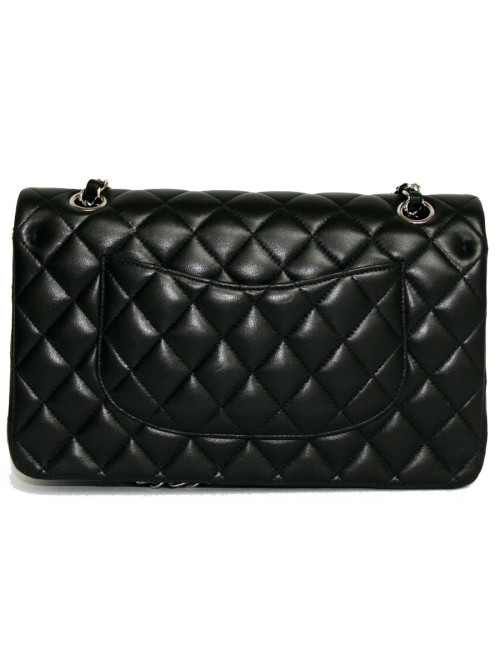 Timeless CHANEL en cuir matelassé 