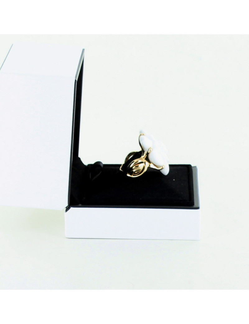 Bague CHANEL T 55 camélia blanc or jaune
