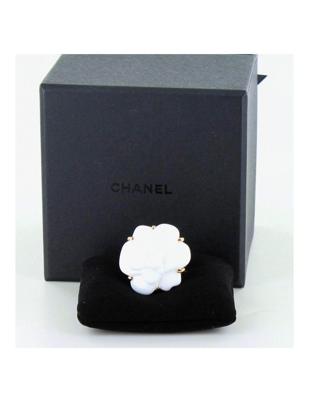 Bague CHANEL T 55 camélia blanc or jaune