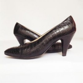 Shoes CHANEL T40 in crocodile black finish hand