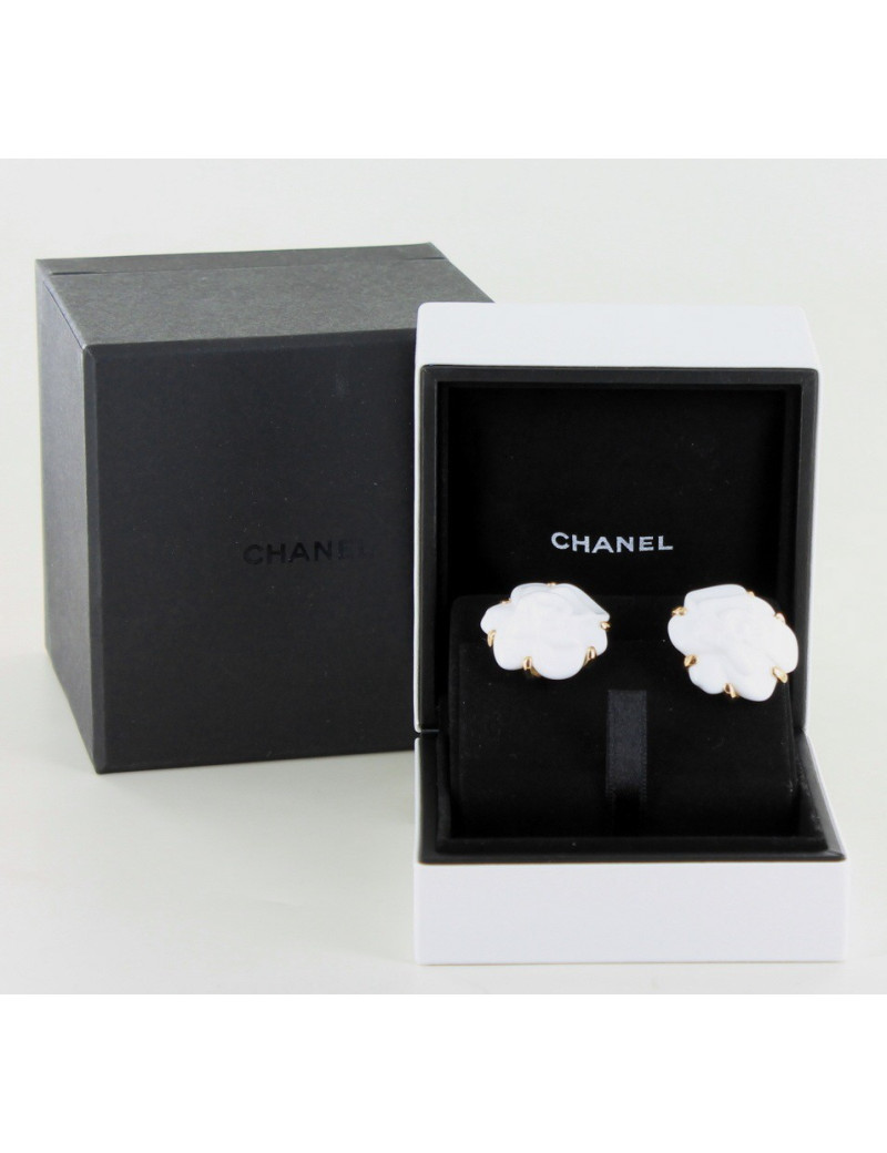 boucles d'oreille CHANEL agate blanche