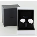 Clips camellias CHANEL white agate earrings yellow gold