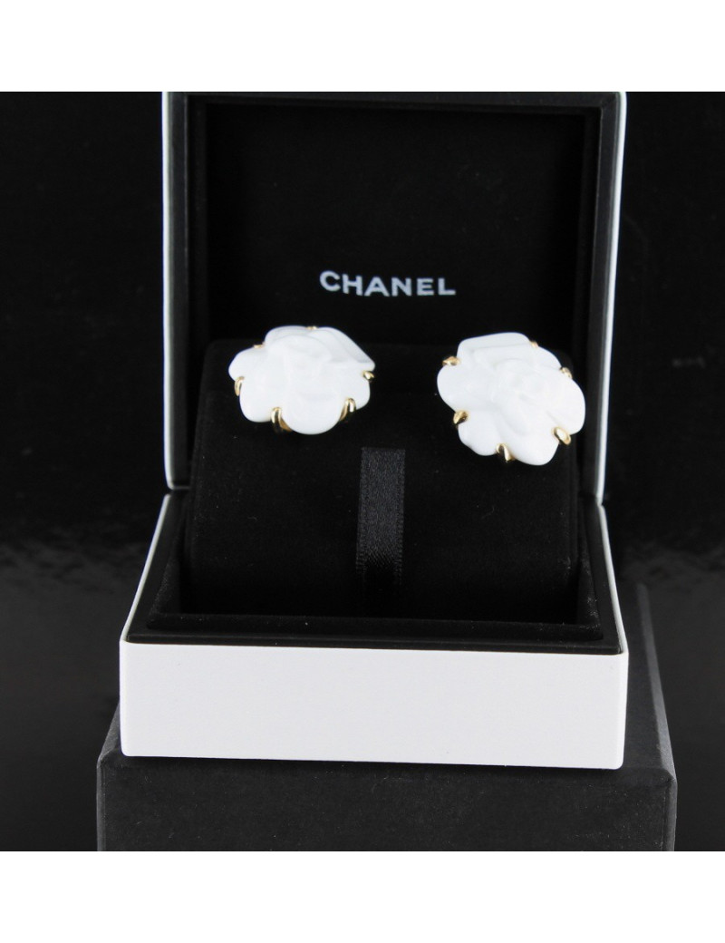 boucles d'oreille CHANEL agate blanche