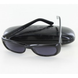 Black GUCCI sunglasses