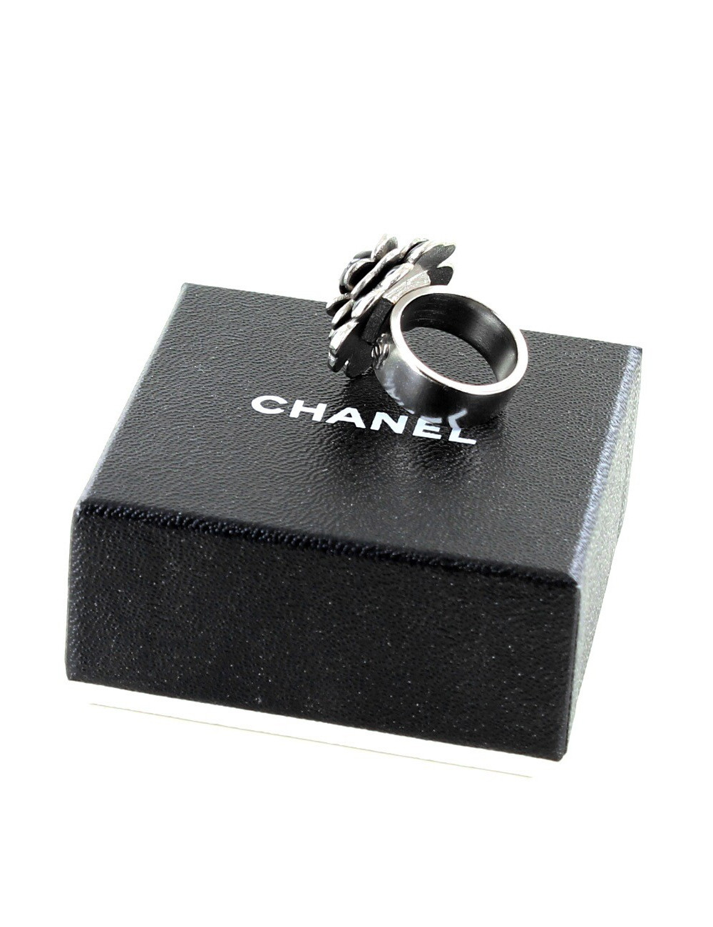 bague CHANEL  t 54 camélia noire 