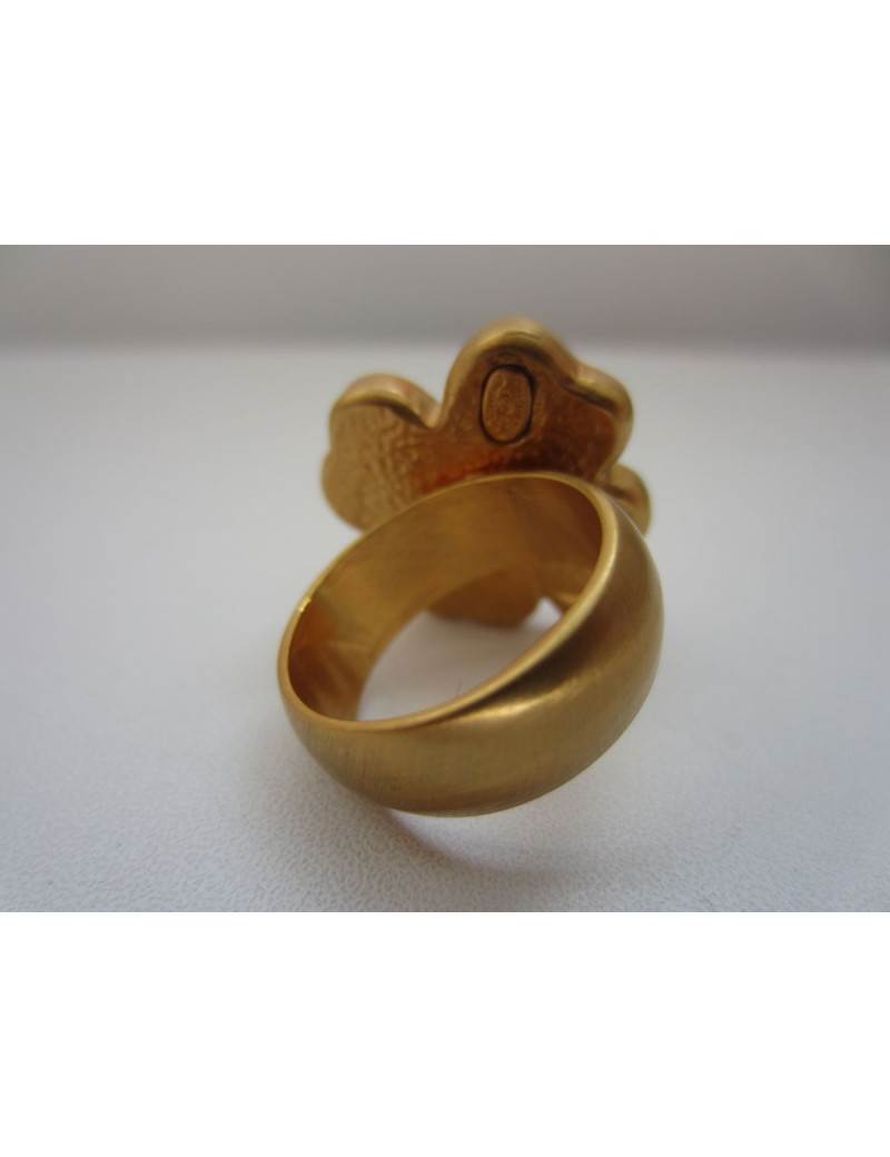 Bague "Trèfle" rose oranger et métal doré mat