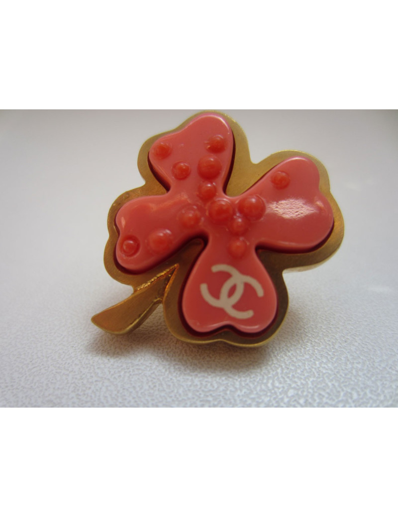 Pin's "Trèfle" CHANEL