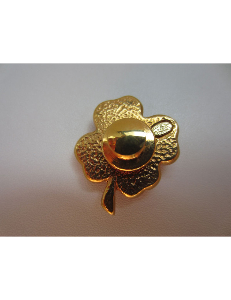 Pin's "Trèfle" CHANEL