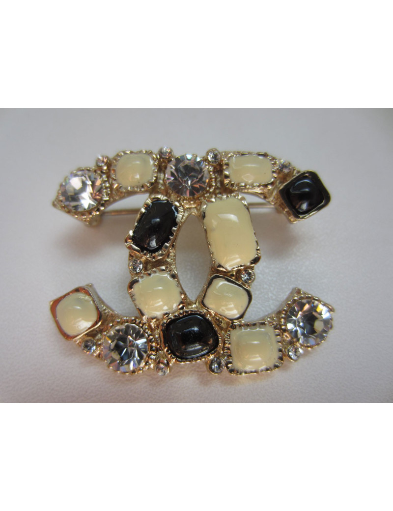 Broche beige CHANEL