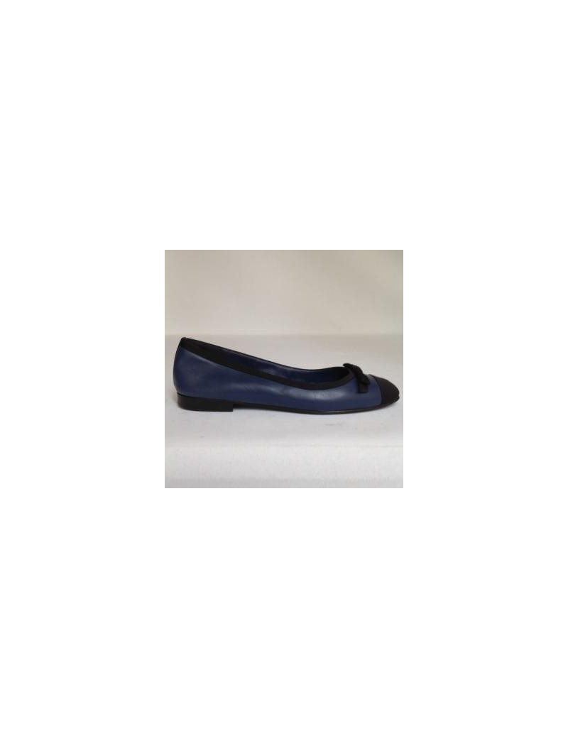 Ballerines en cuir bicolore CHANEL T37,5