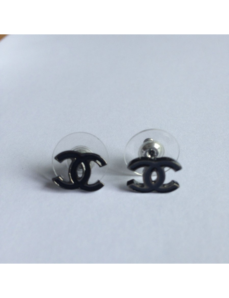 Clous CC CHANEL en résine noire