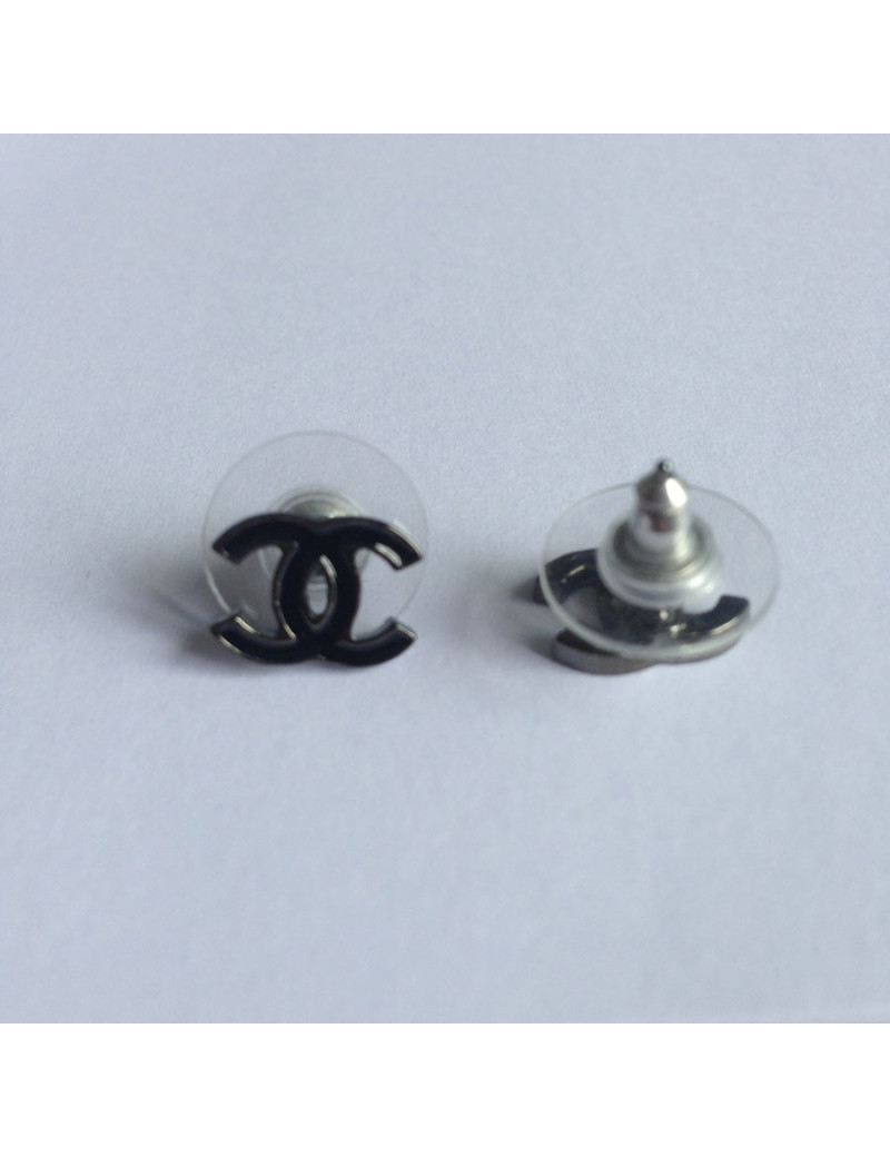 Clous CC CHANEL en résine noire