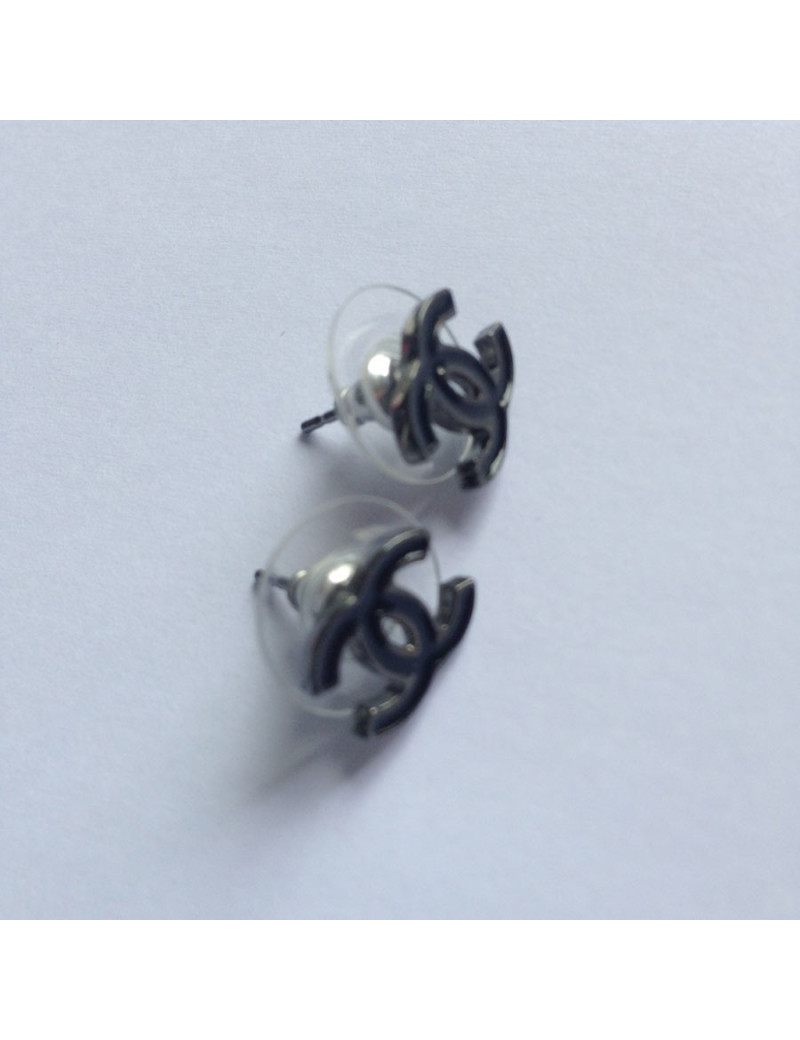 Clous CC CHANEL en résine noire