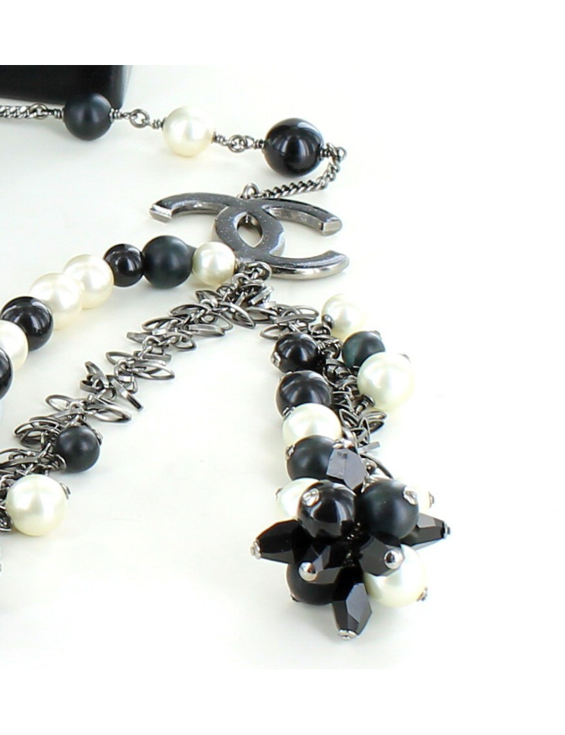 Sautoir Chanel perles noires et blanches 