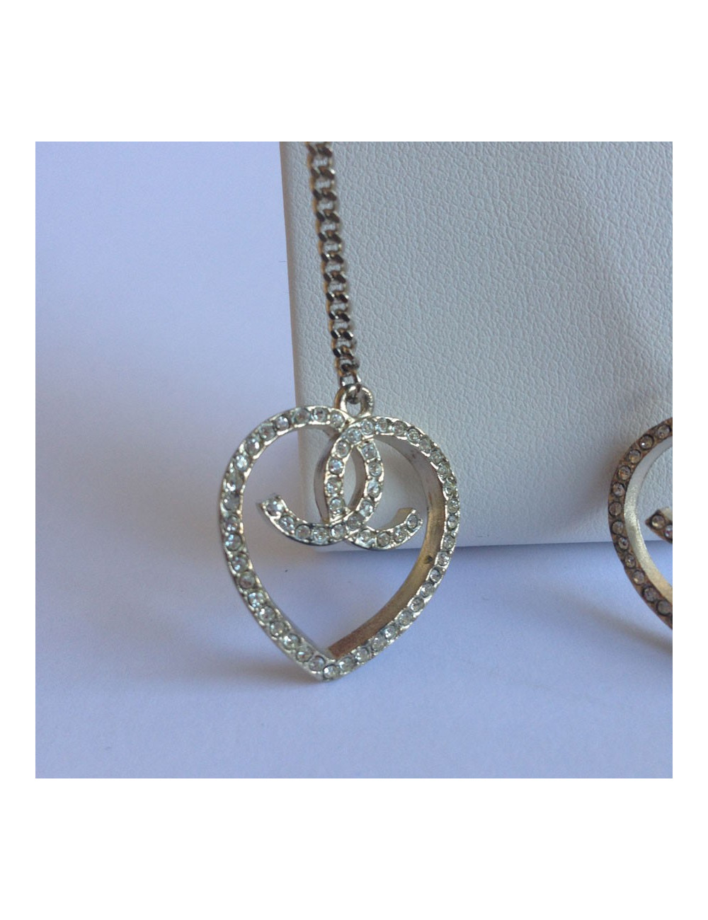 Clous pendants CC CHANEL