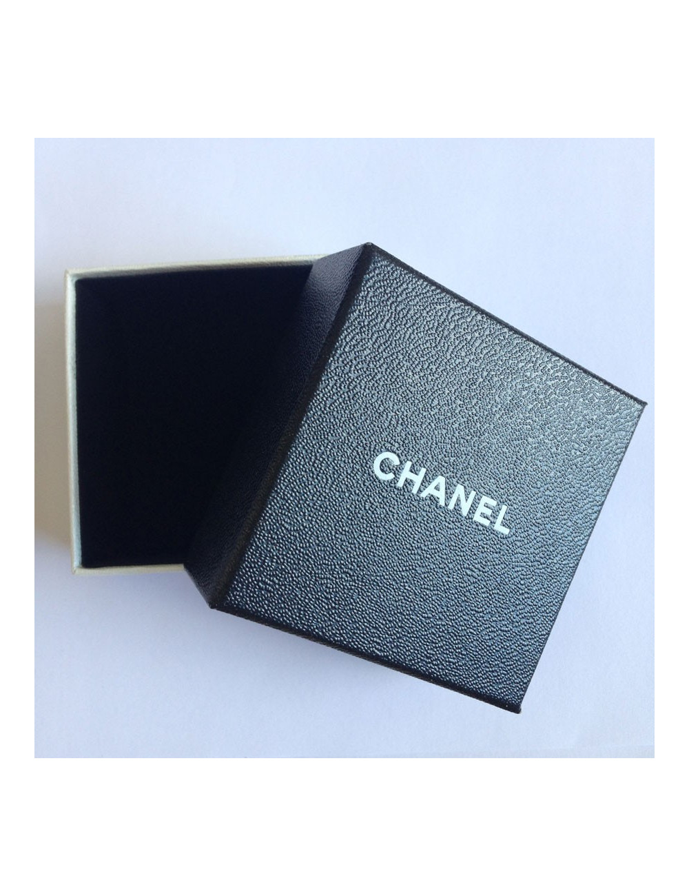 Clous pendants CC CHANEL