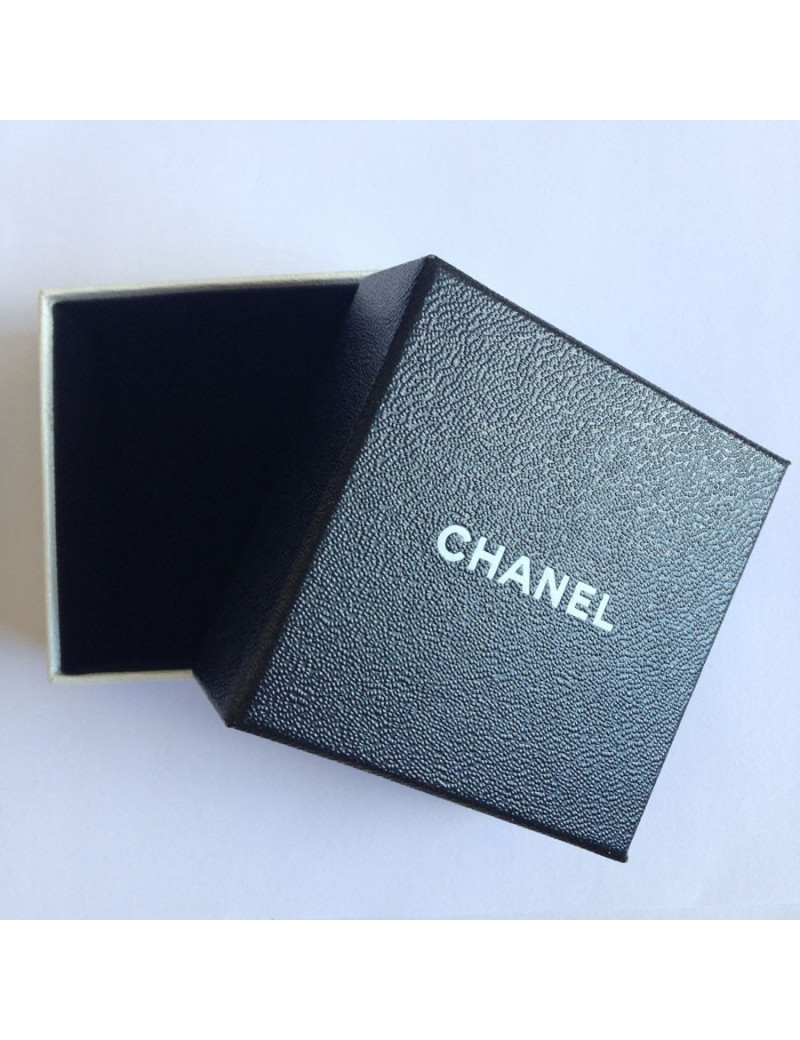 Bracelet CHANEL breloques & cuir verni noir