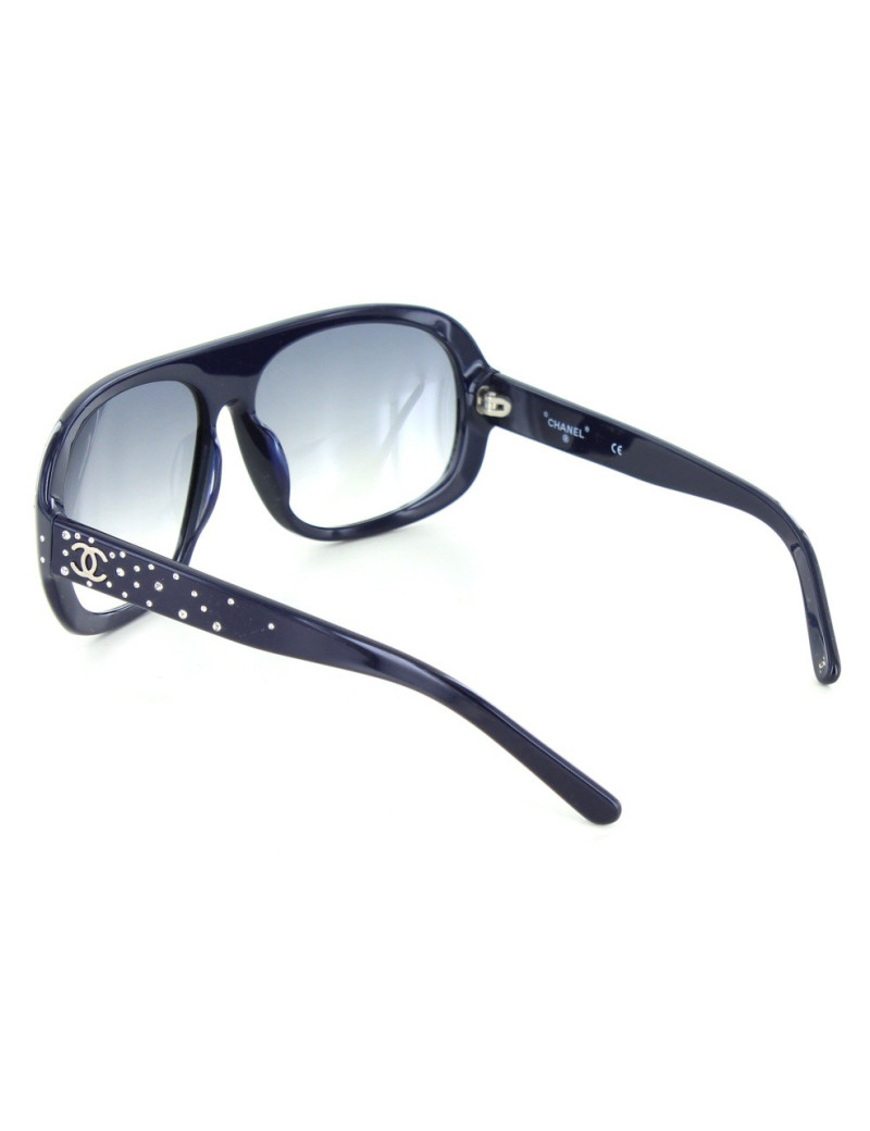 Lunettes de soleil CHANEL violettes