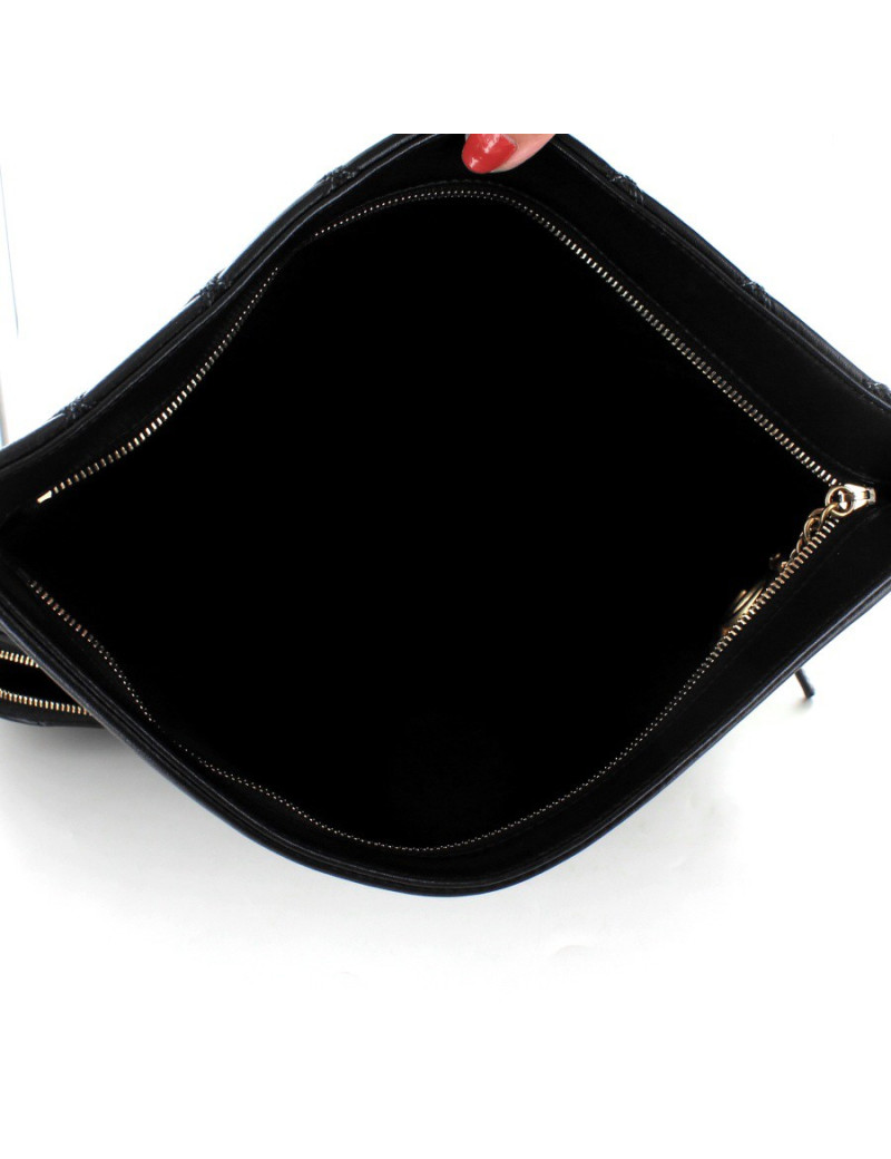 Sac pochette CHANEL matelassé noir