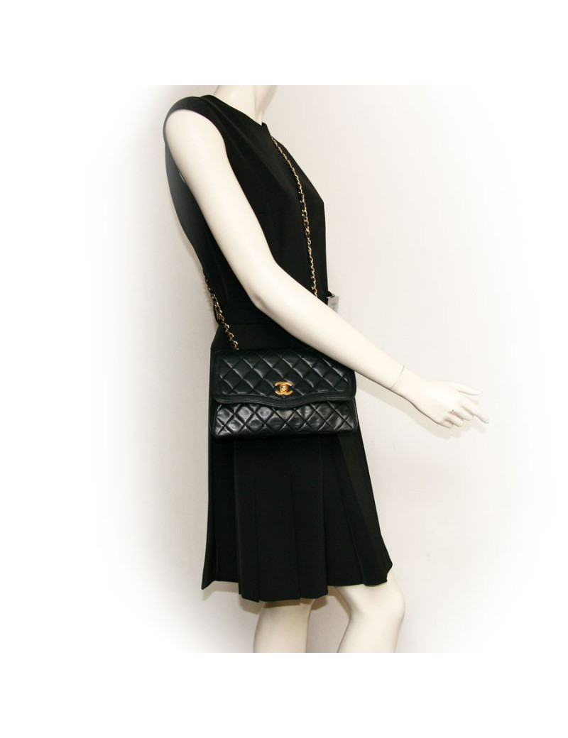 Sac CHANEL matelassé noir 