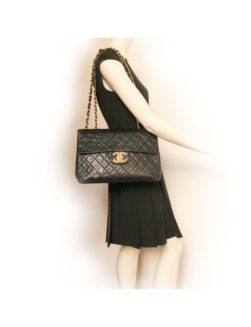 Maxi jumbo CHANEL matelassé noir vintage