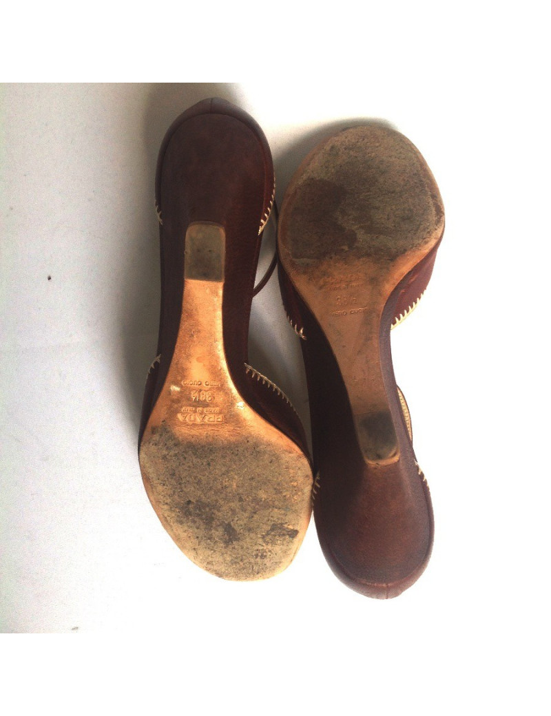 Pumps offset PRADA brown leather T38, 5