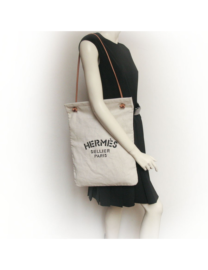 Sac HERMES en toile chevron et cuir