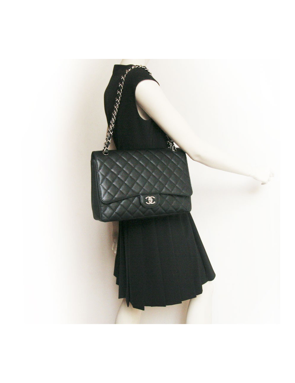 Sac maxi  jumbo CHANEL  veau grainé noir