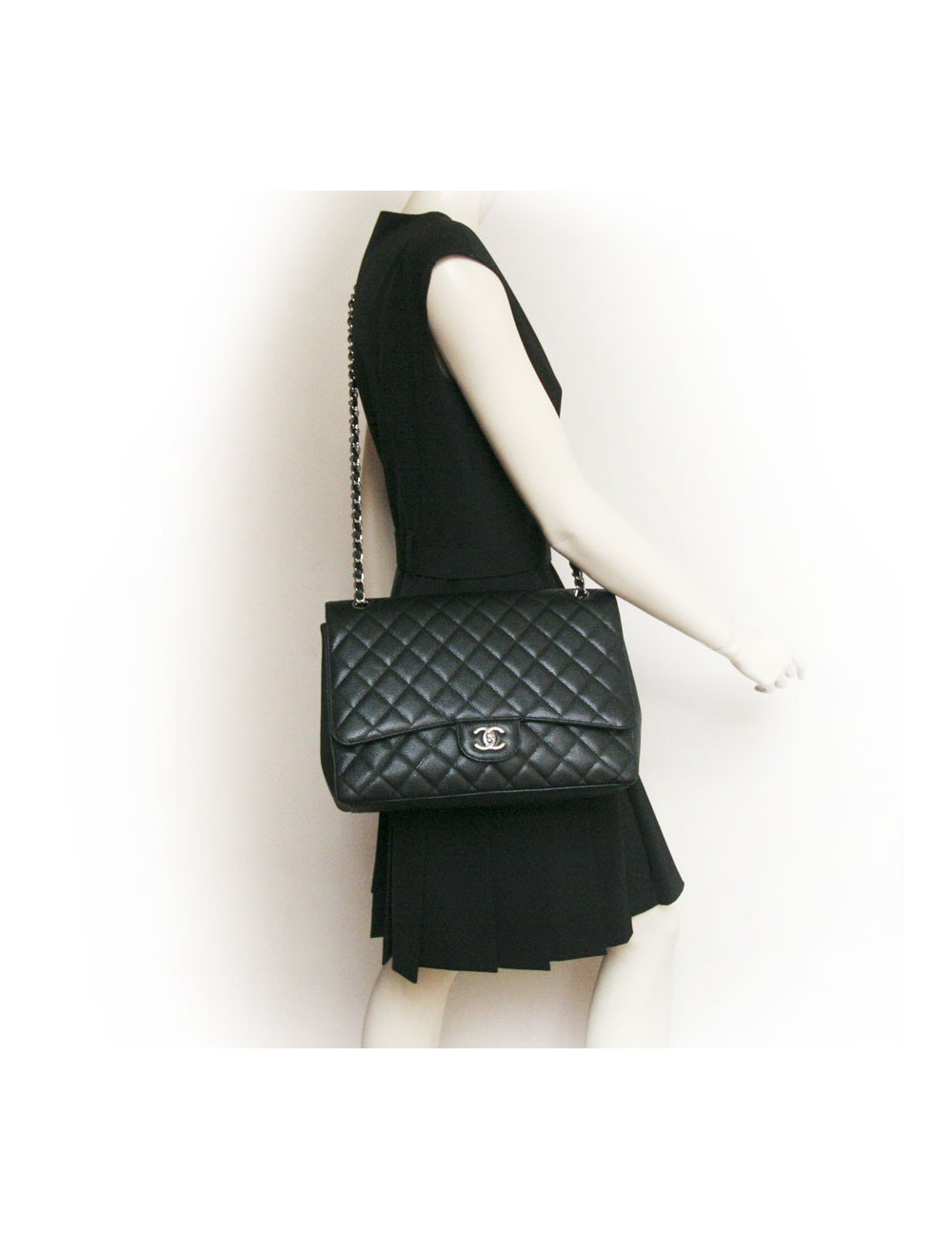 Sac maxi  jumbo CHANEL  veau grainé noir