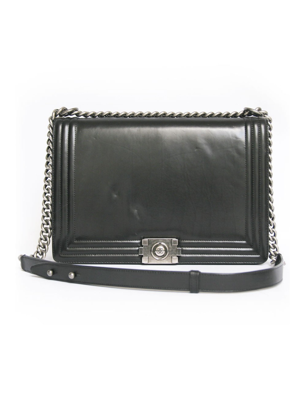 Sac "Boy" CHANEL en cuir lisse noir