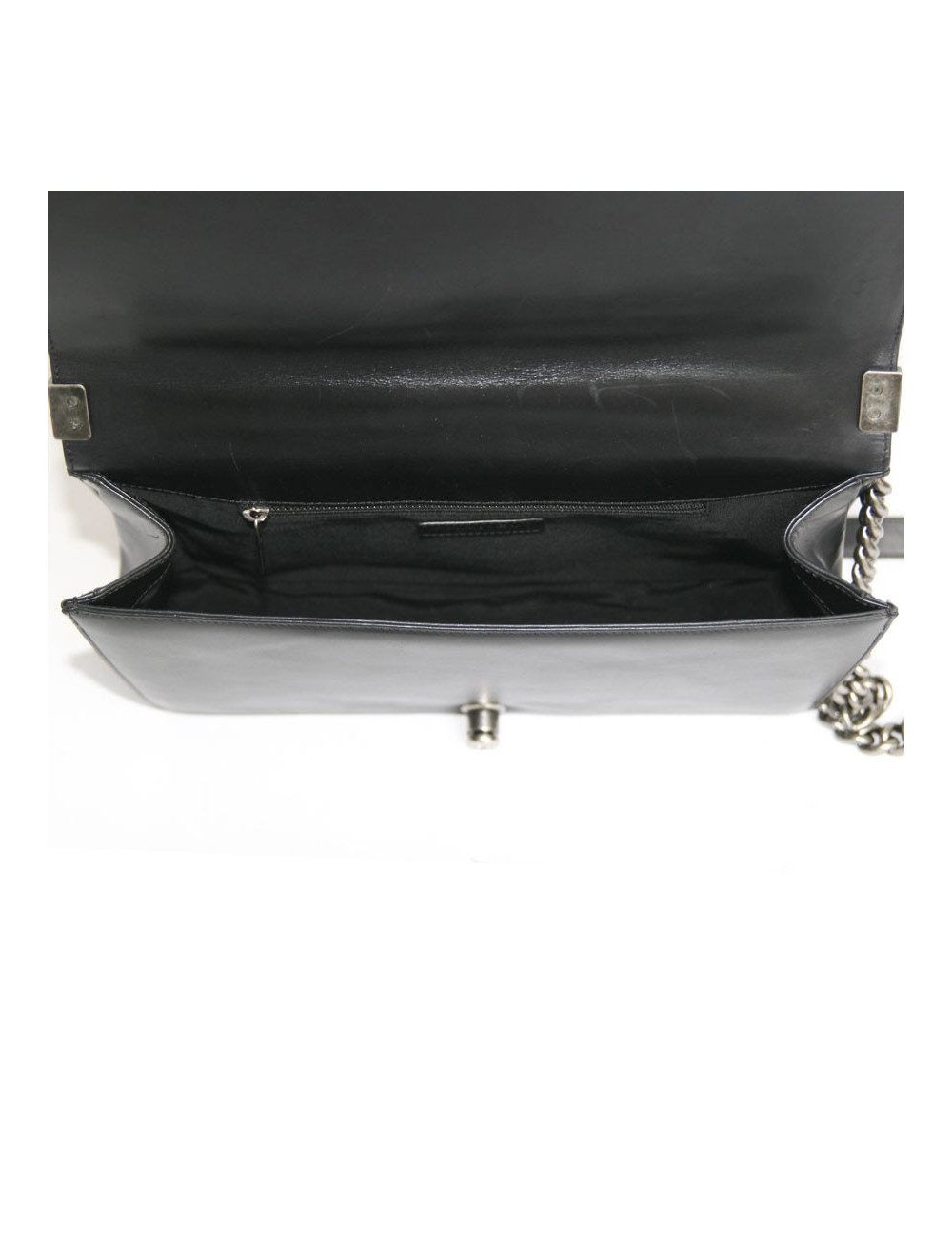 Sac "Boy" CHANEL en cuir lisse noir