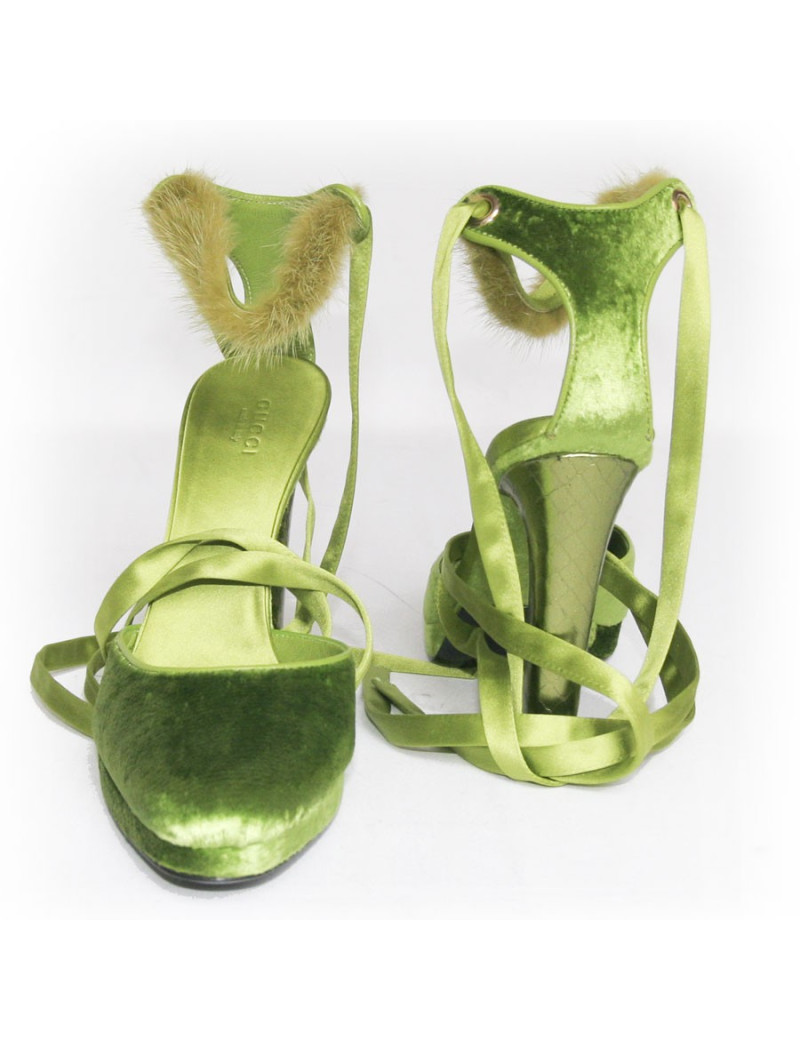 Escarpins GUCCI en veau velours et fourrure verte