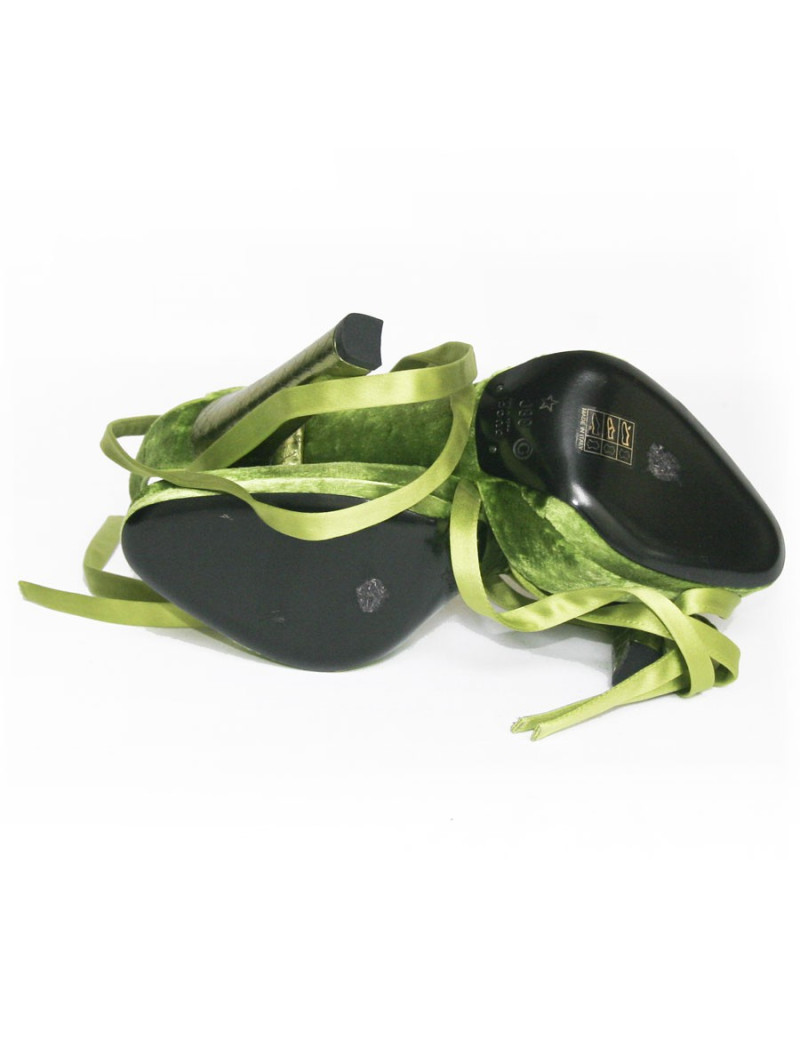 Escarpins GUCCI en veau velours et fourrure verte