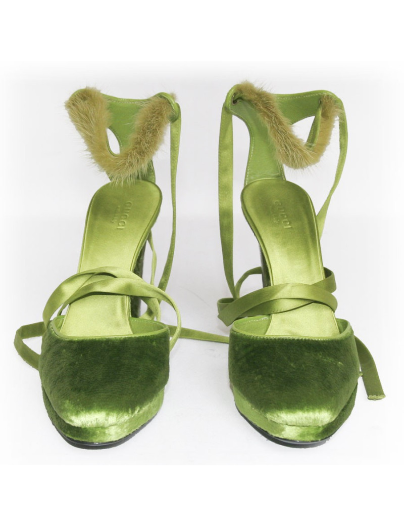 Escarpins GUCCI en veau velours et fourrure verte