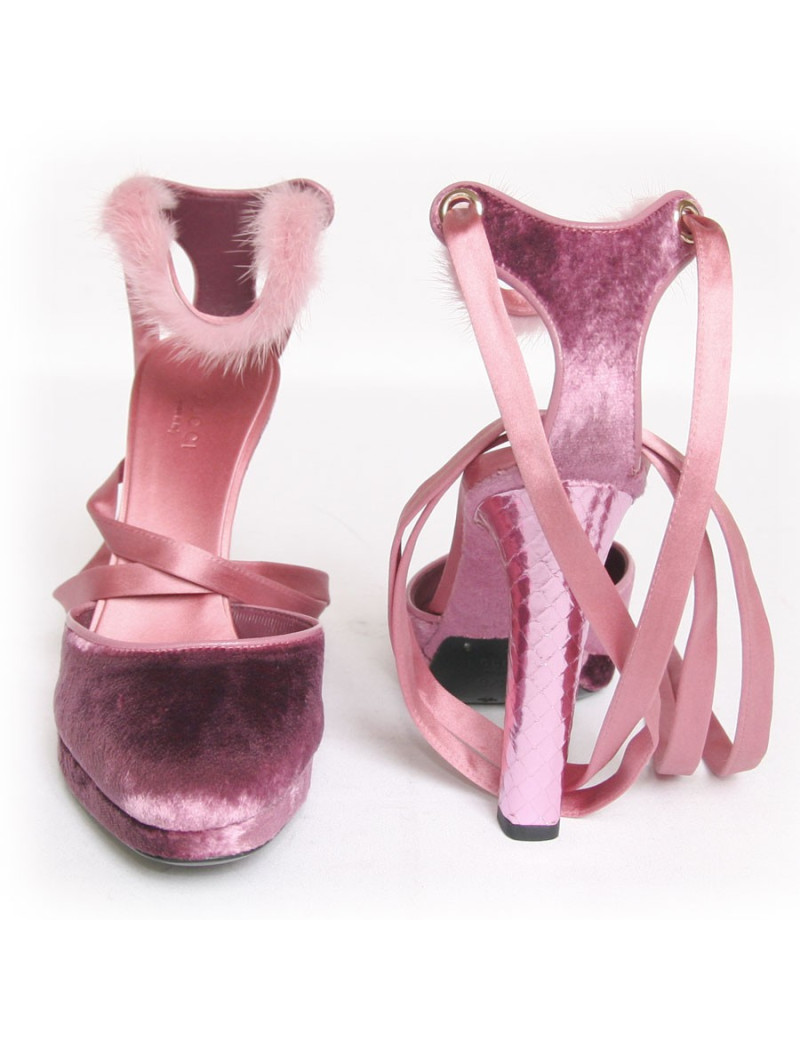 Escarpins GUCCI en veau velours et fourrure T37,5