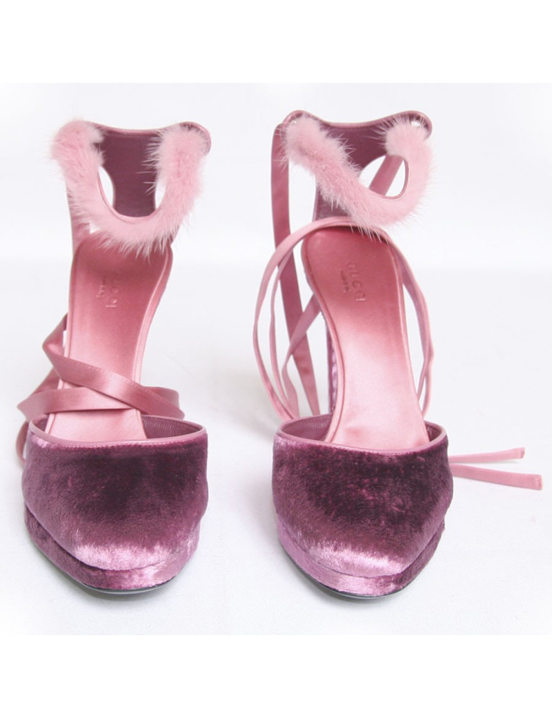 Escarpins GUCCI en veau velours et fourrure T37,5