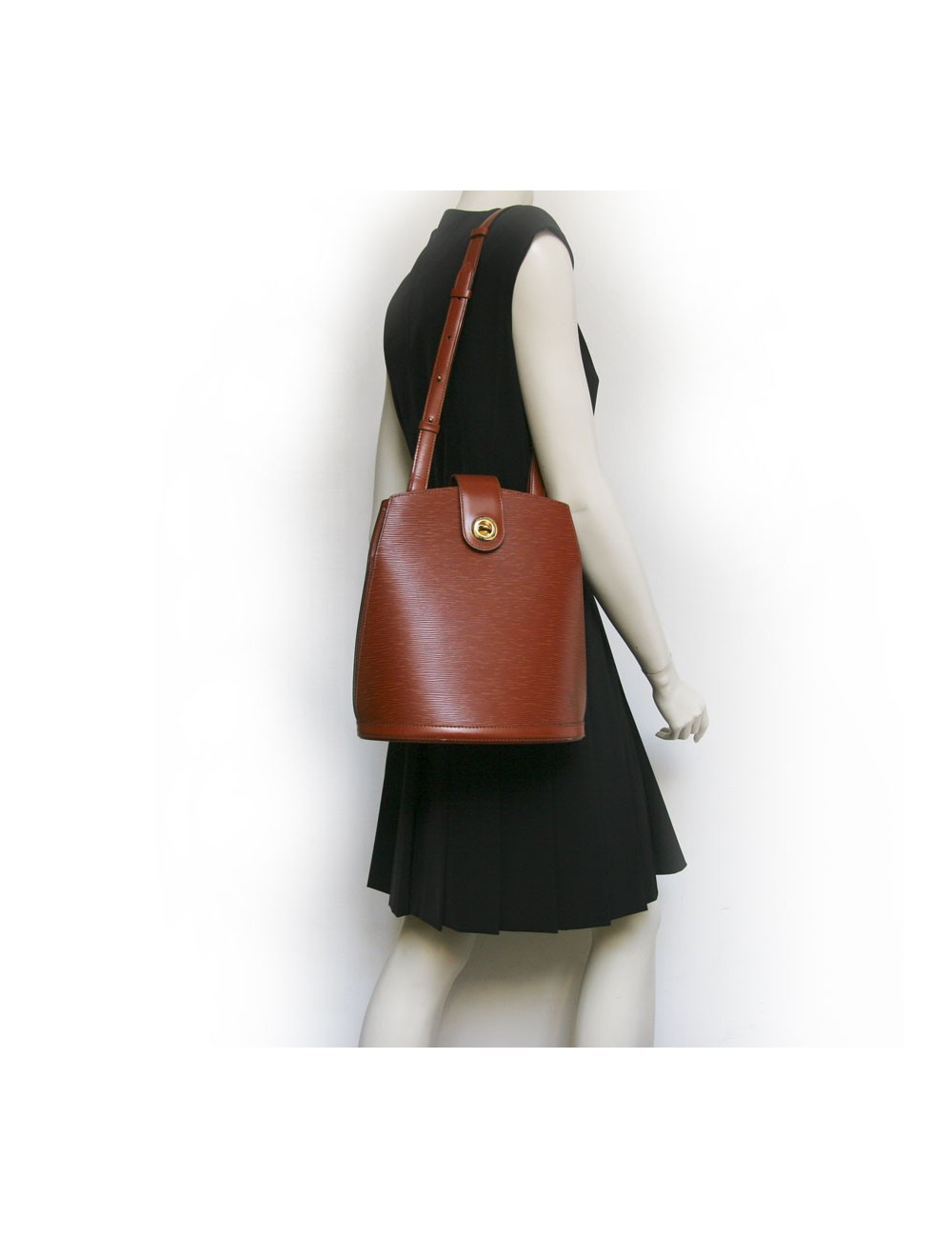 Sac LOUIS VUITTON en cuir épi brique