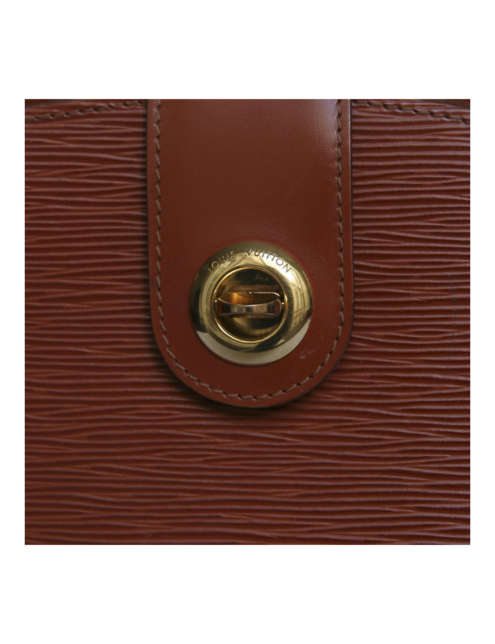 Sac LOUIS VUITTON en cuir épi brique