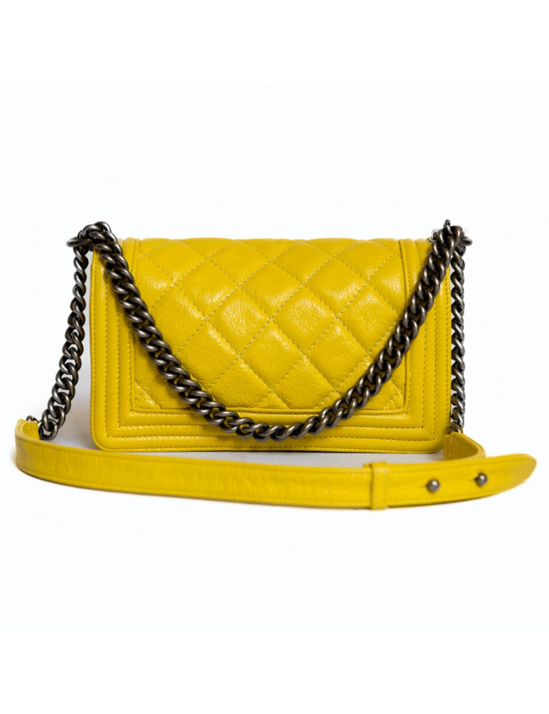 Sac Boy CHANEL en cuir matelassé jaune