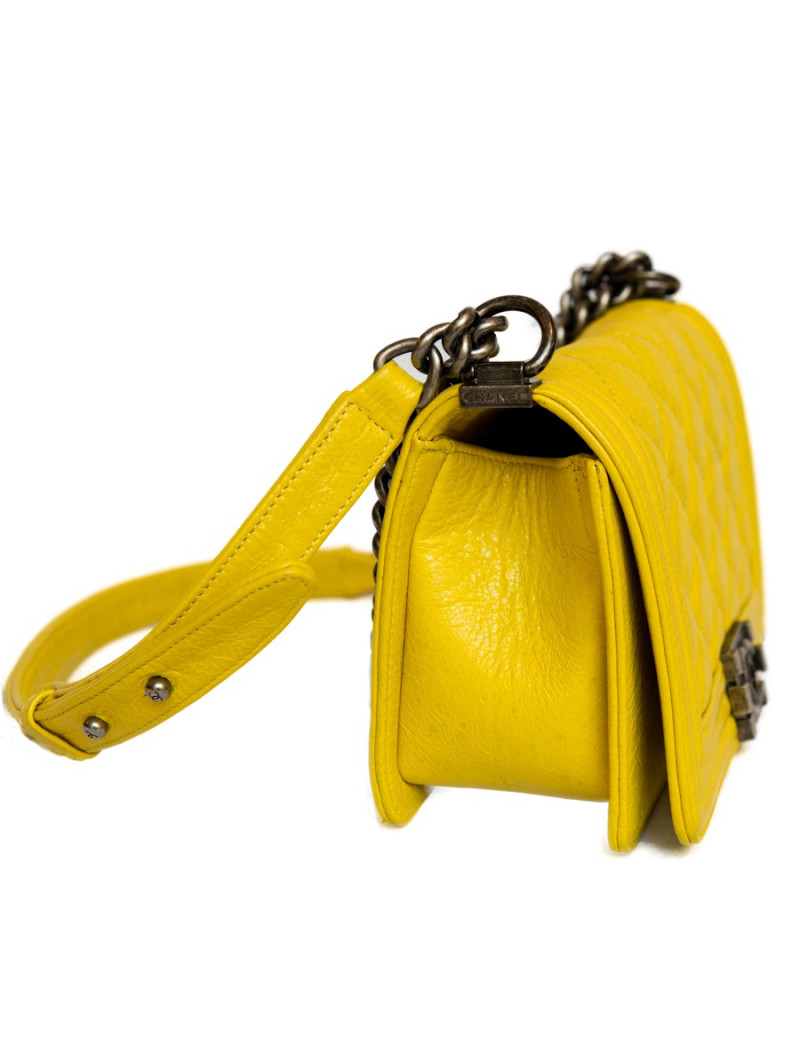 Sac Boy CHANEL en cuir matelassé jaune