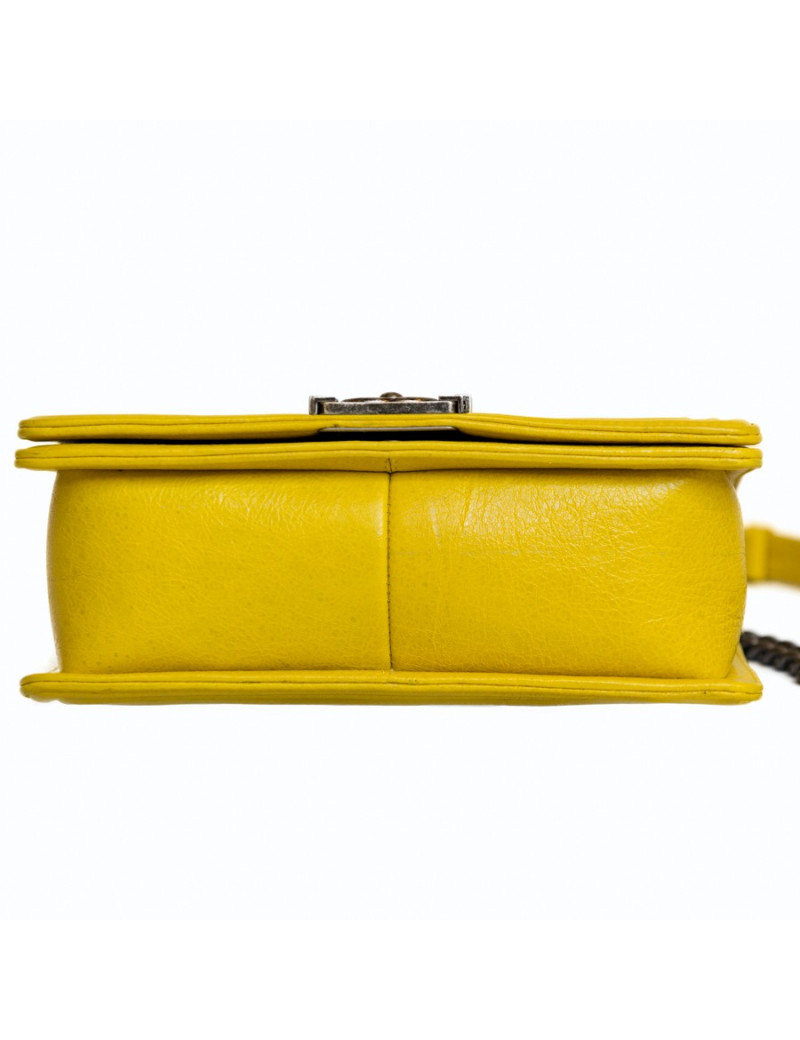 Sac Boy CHANEL en cuir matelassé jaune
