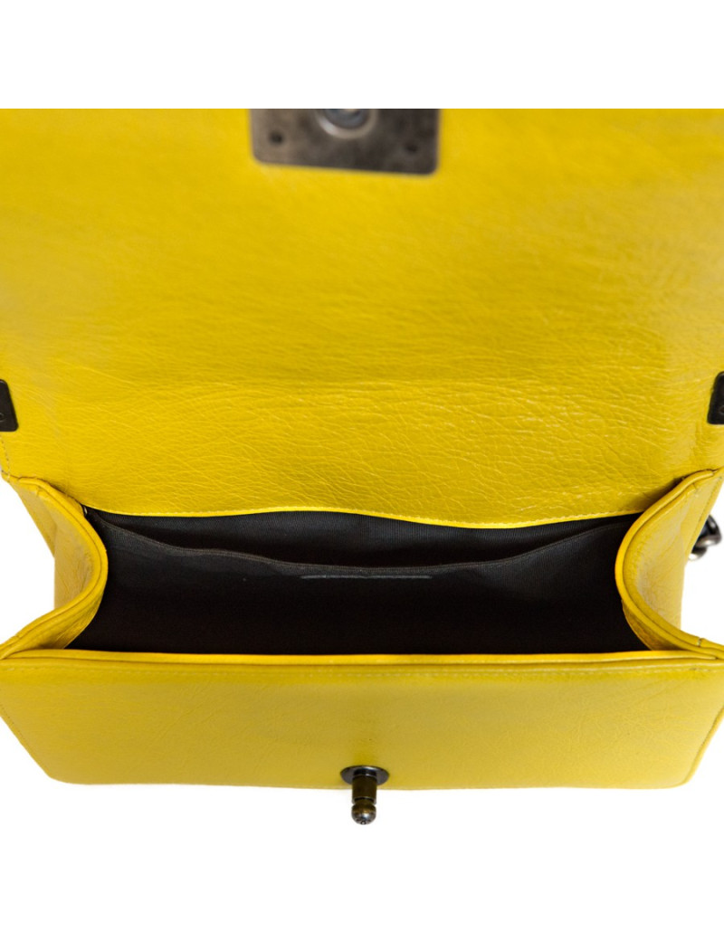 Sac Boy CHANEL en cuir matelassé jaune