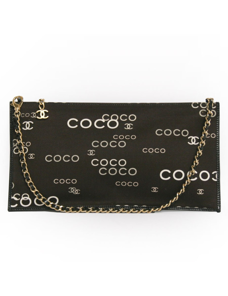 Pochette CHANEL monogram en toile noire