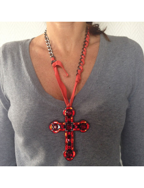 collier LANVIN crucifix grenat