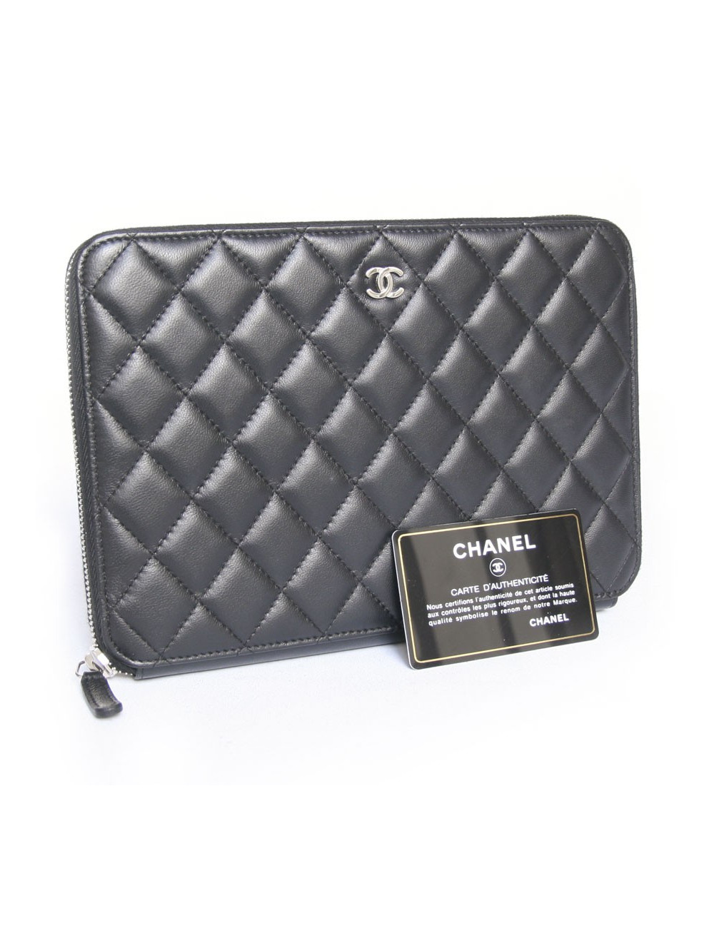 Sac pochette CHANEL matelassé noir