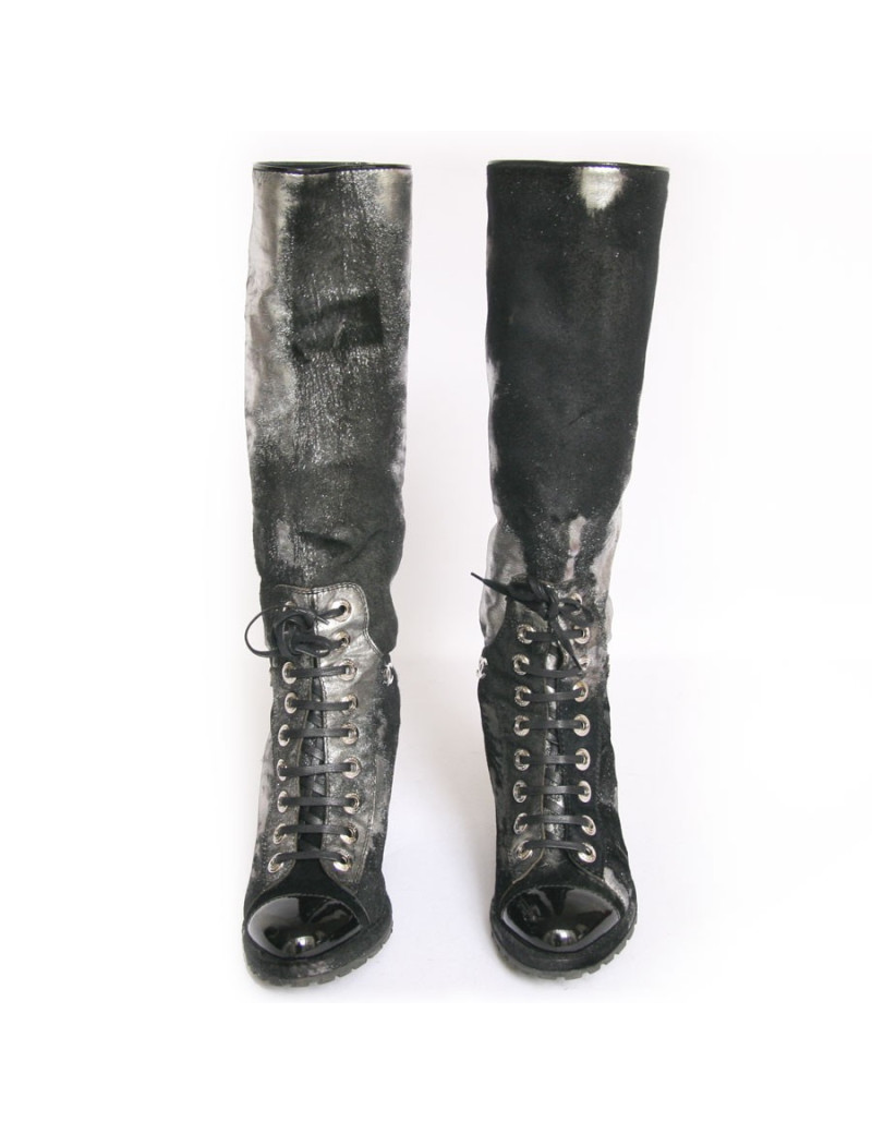 Bottes CHANEL t 39.5 en chèvre noires et argentées