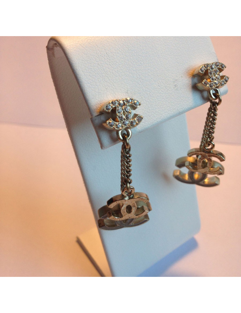 Clous d'oreille CHANEL pendantes